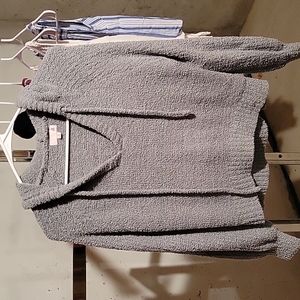 Hooded green short sweater